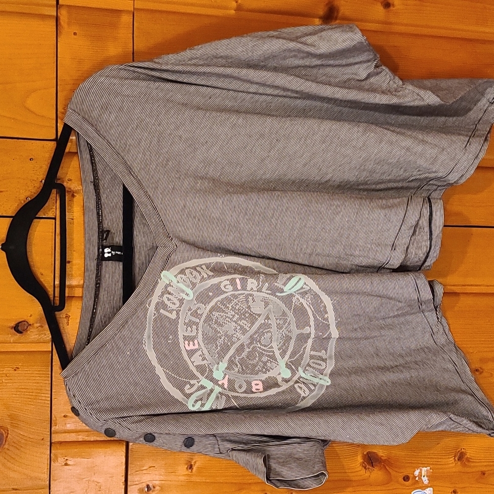 Boy Meets Girl oversized top